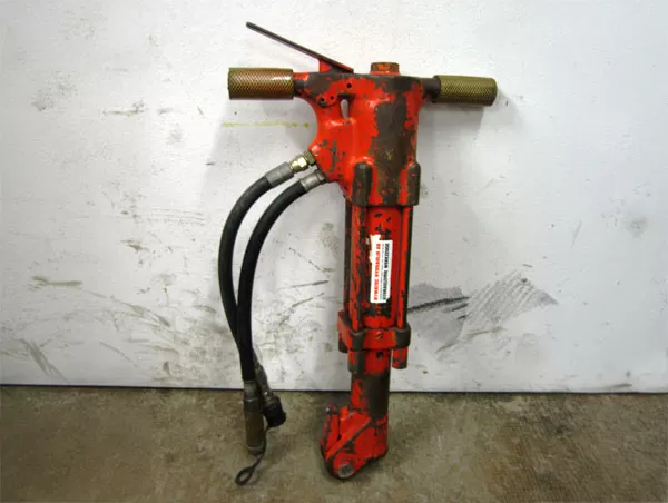 Abbauhammer - Stuwatec Wasserbau GmbH